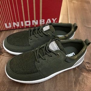 NIB UNIONBAY Kids Sneakers Boys Brand New Size 2